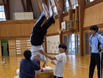 ハンドスプリングに挑戦（3.13）