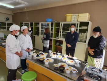 ６年生主催　感謝の集い