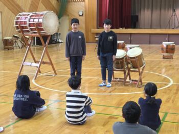6年生大菩薩御光太鼓引退式